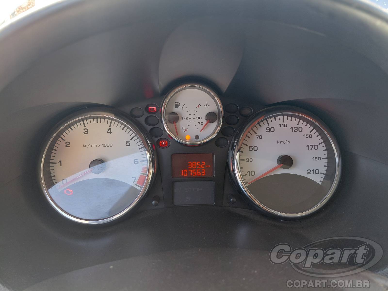 Foto 8 de 11: 2013 PEUGEOT 207