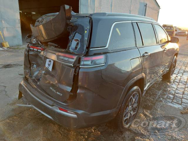 2025 JEEP COMMANDER 