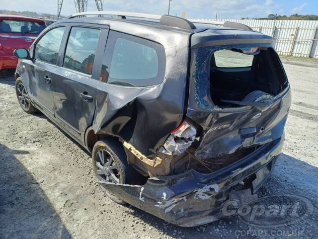 2013 NISSAN GRAND LIVINA 