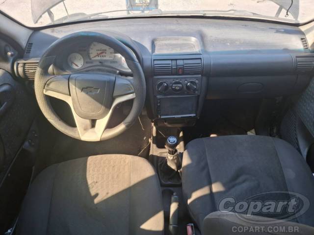 2001 CHEVROLET CORSA SEDAN 