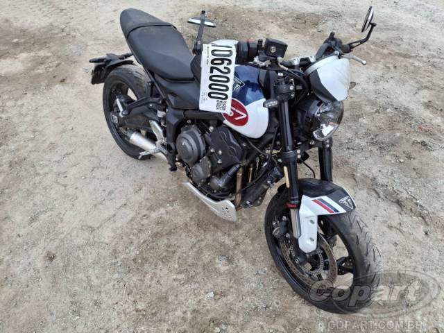 2025 TRIUMPH TRIDENT 