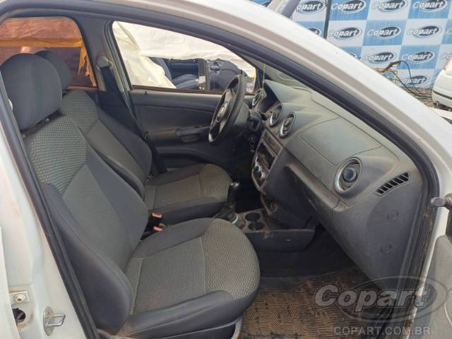 2011 VOLKSWAGEN GOL 