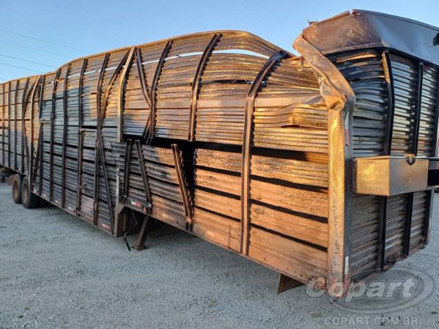 2016 TRUCK SEMI-REBOQUE 