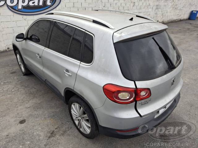 2011 VOLKSWAGEN TIGUAN 