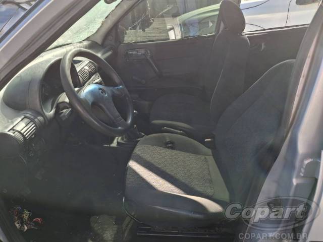 2005 CHEVROLET CLASSIC 