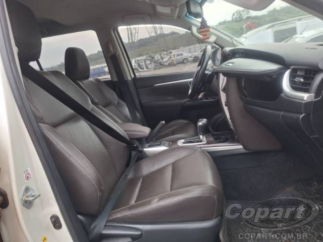 2016 TOYOTA HILUX SW4 