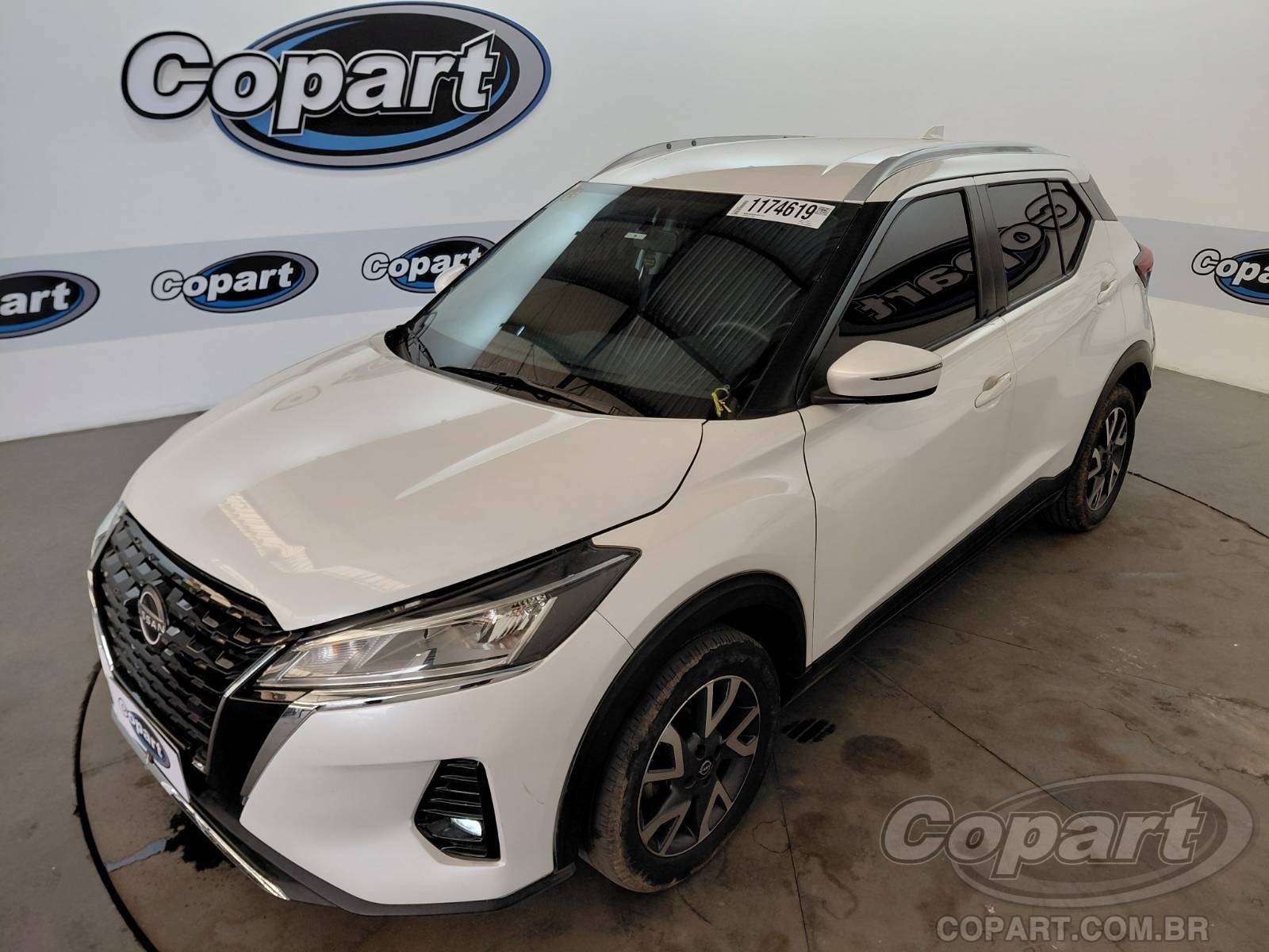 Foto 2: 2024 NISSAN KICKS