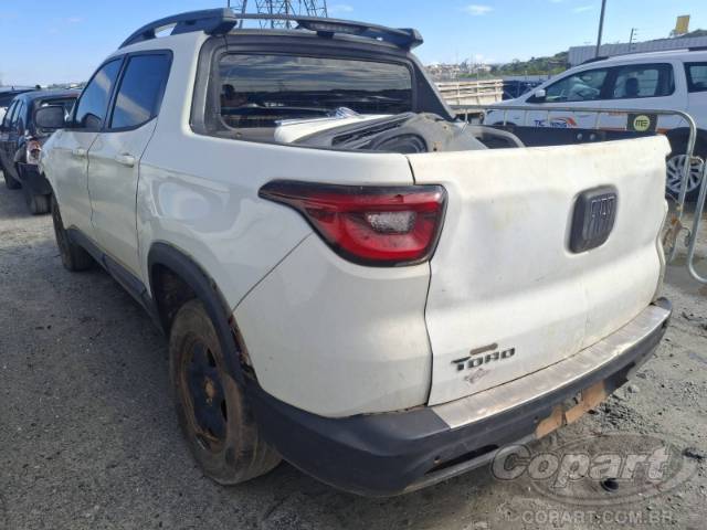 2017 FIAT TORO 