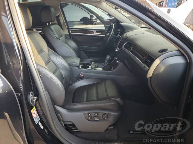 2014 VOLKSWAGEN TOUAREG 