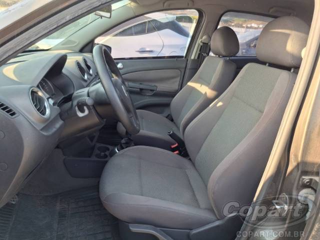 2009 VOLKSWAGEN VOYAGE 