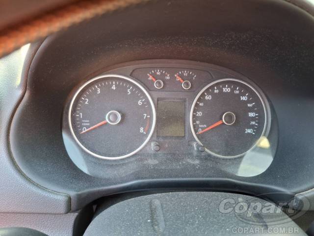 2015 VOLKSWAGEN VOYAGE 