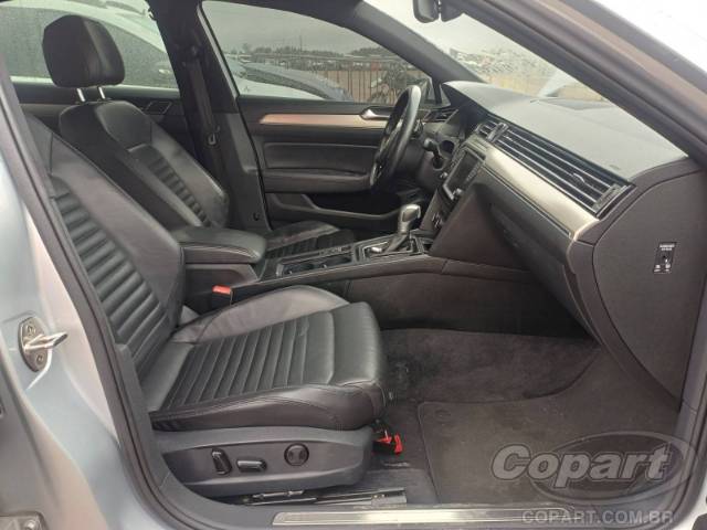 2017 VOLKSWAGEN PASSAT 