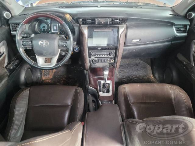 2017 TOYOTA HILUX SW4 