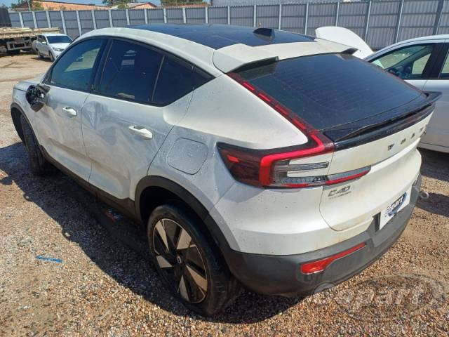 2024 VOLVO C40 