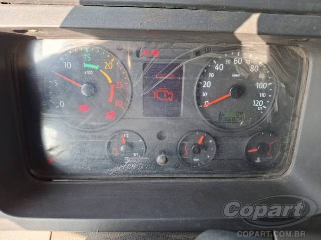 2009 VOLKSWAGEN CONSTELLATION 