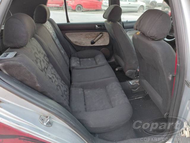2002 VOLKSWAGEN GOLF 