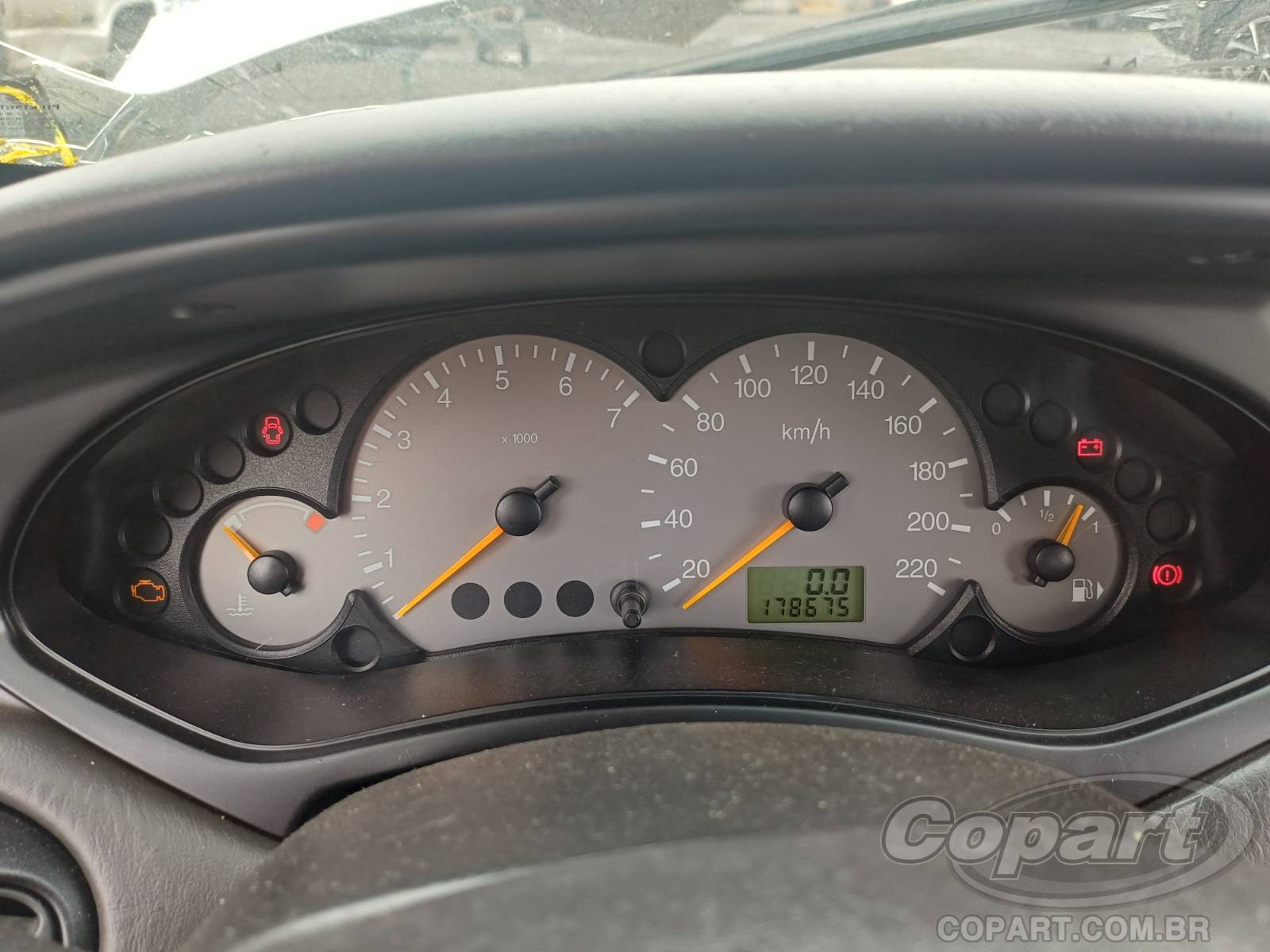 Foto 8 de 11: 2006 FORD FOCUS SEDAN