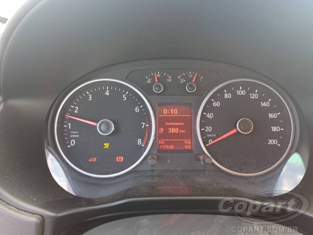 2015 VOLKSWAGEN VOYAGE 