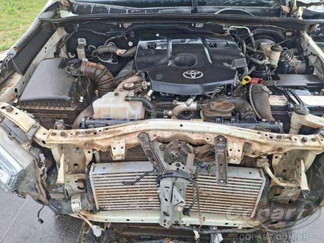 2024 TOYOTA HILUX CD 