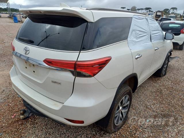 2017 TOYOTA HILUX SW4 