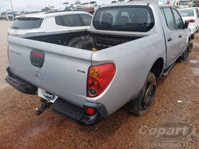 2013 MITSUBISHI L200 TRITON 