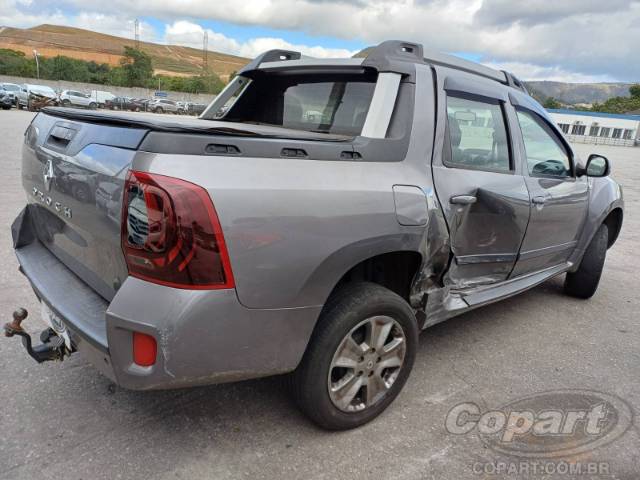 2022 RENAULT DUSTER OROCH 