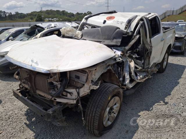 2017 TOYOTA HILUX CD 
