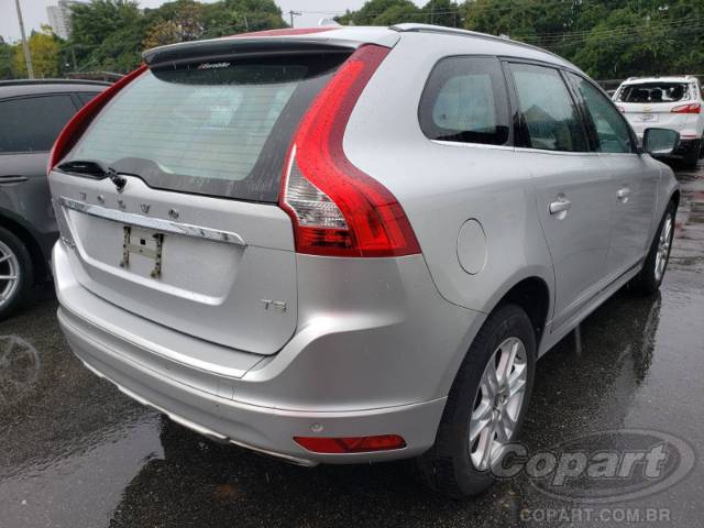 2015 VOLVO XC60 