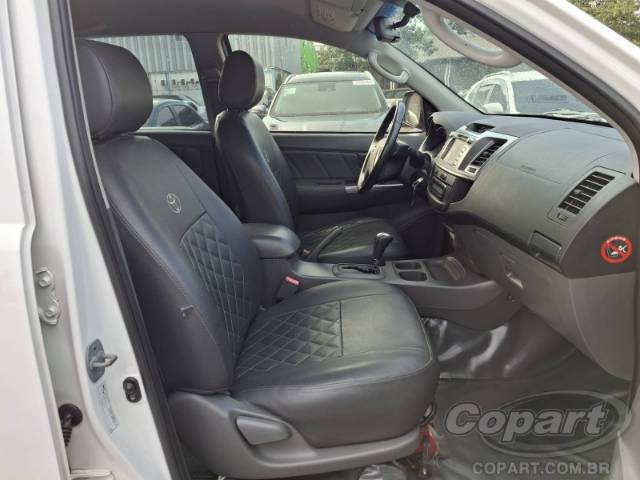 2015 TOYOTA HILUX CD 