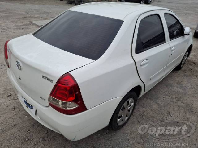 2016 TOYOTA ETIOS SEDA 