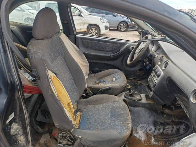 2004 CHEVROLET CELTA 