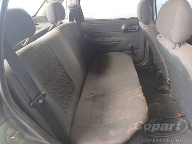 2004 CHEVROLET CORSA SEDAN 