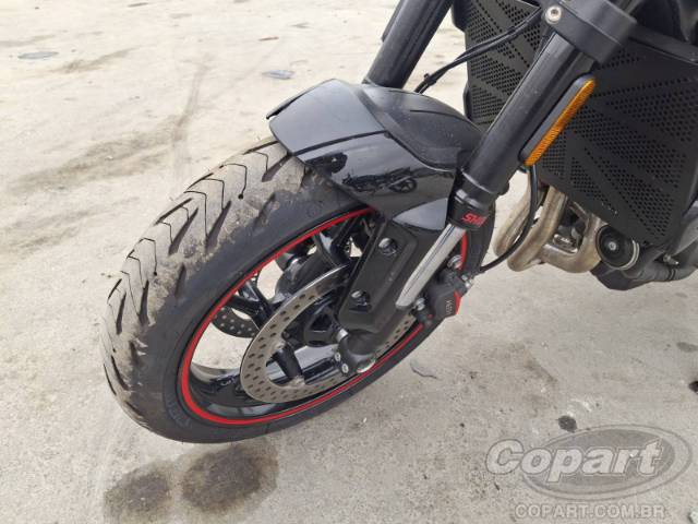 2025 TRIUMPH TRIDENT 