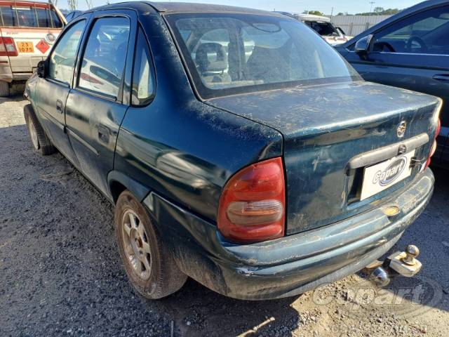 2000 CHEVROLET CORSA SEDAN 
