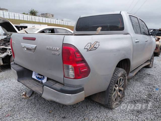 2016 TOYOTA HILUX CD 