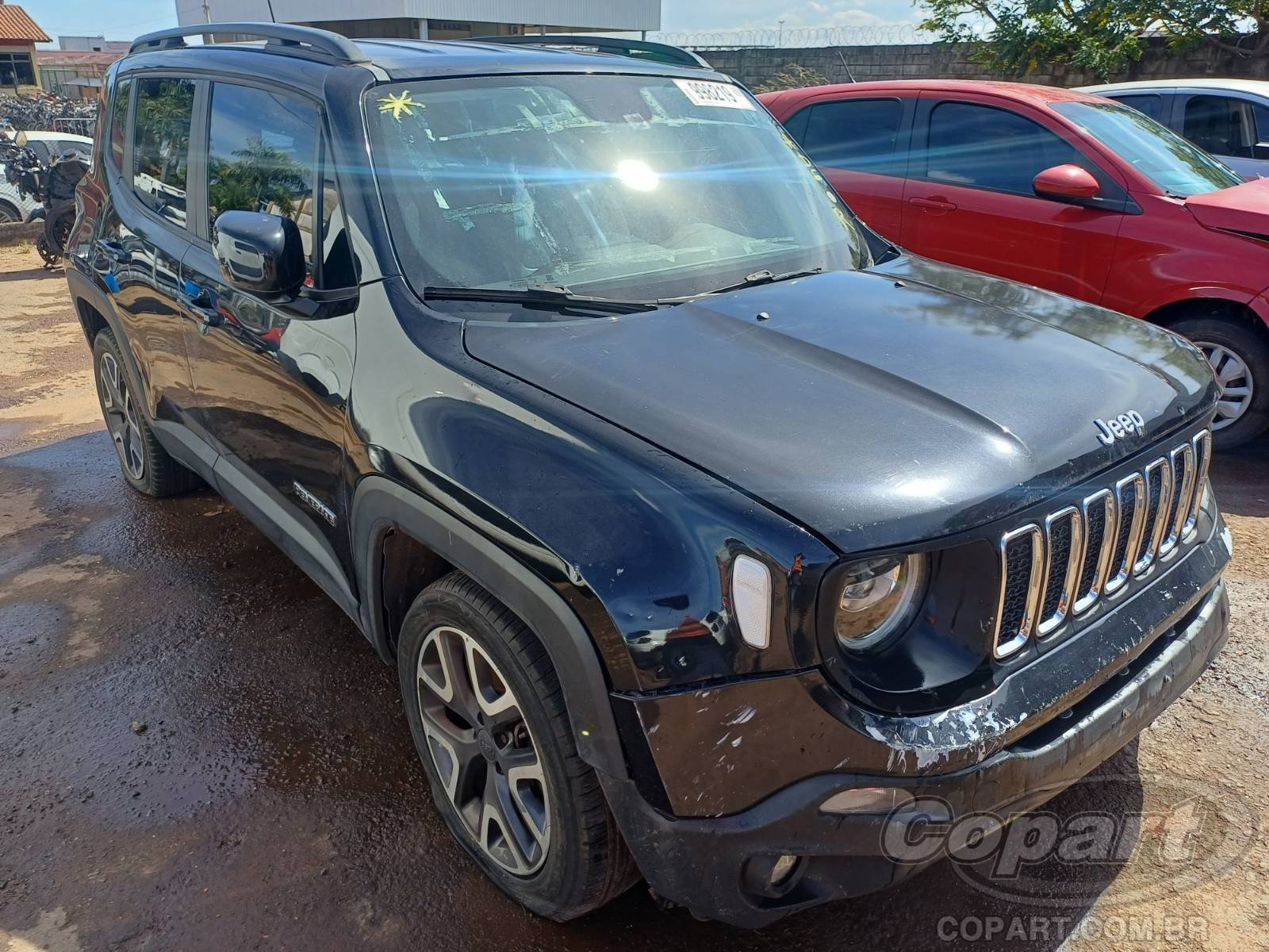 Veículo Fiat Renegade JEEP RENEGADE LONGITUDE 1.8 16V E.TORQ EVO FLEXIVEL ALCOOL/GASOLINA 2021 2021 em leilão