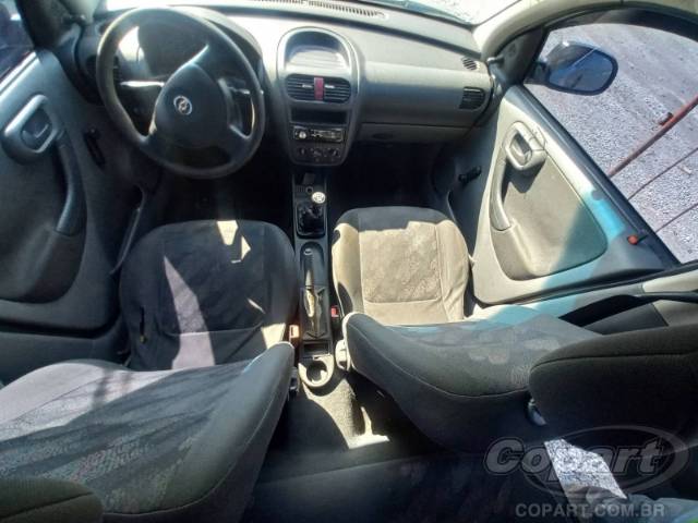 2003 CHEVROLET CORSA SEDAN 