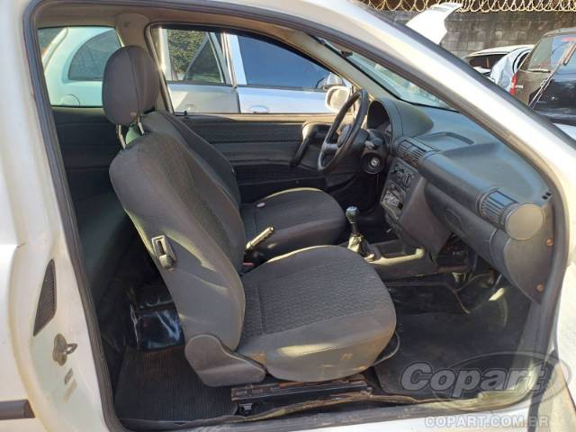 2001 CHEVROLET CORSA 
