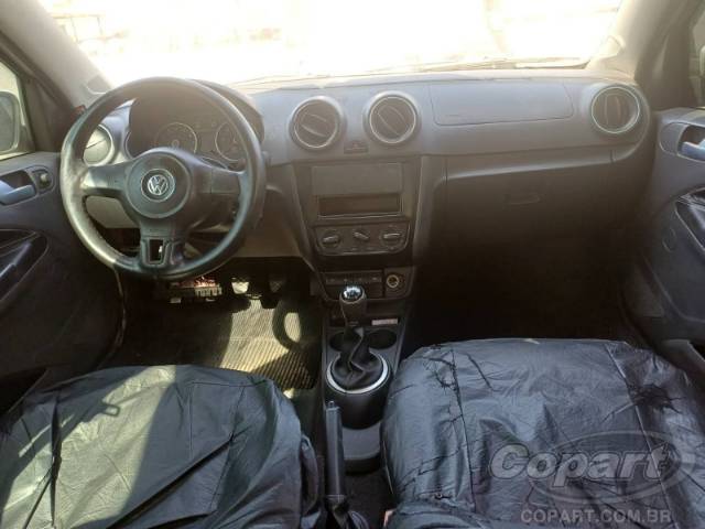 2015 VOLKSWAGEN VOYAGE 