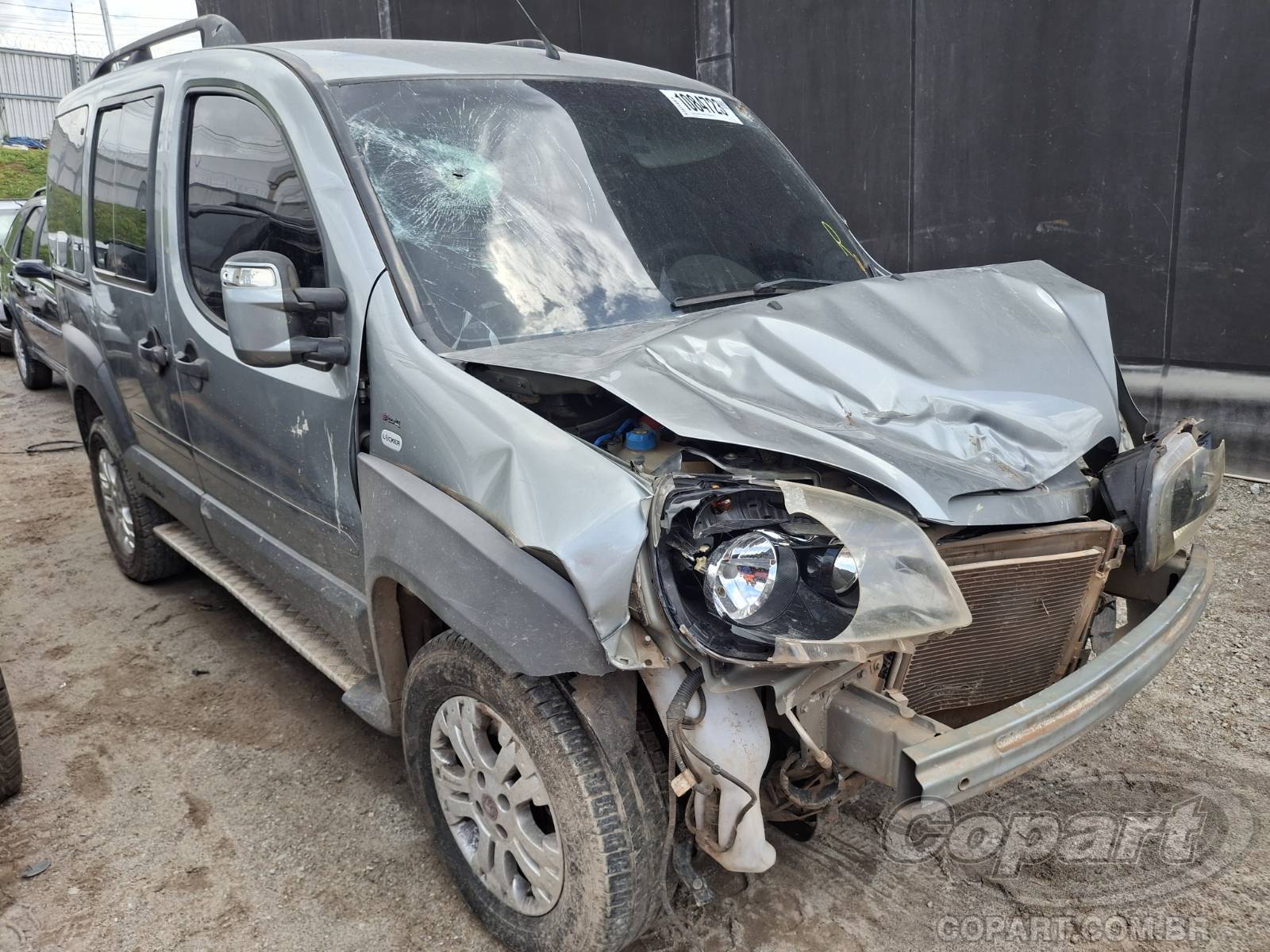 Veículo Fiat Doblo Fiat Doblo Adventure 1.8 16V E.torQ 2011 2011 em leilão