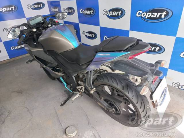 2025 YAMAHA YZF R15 