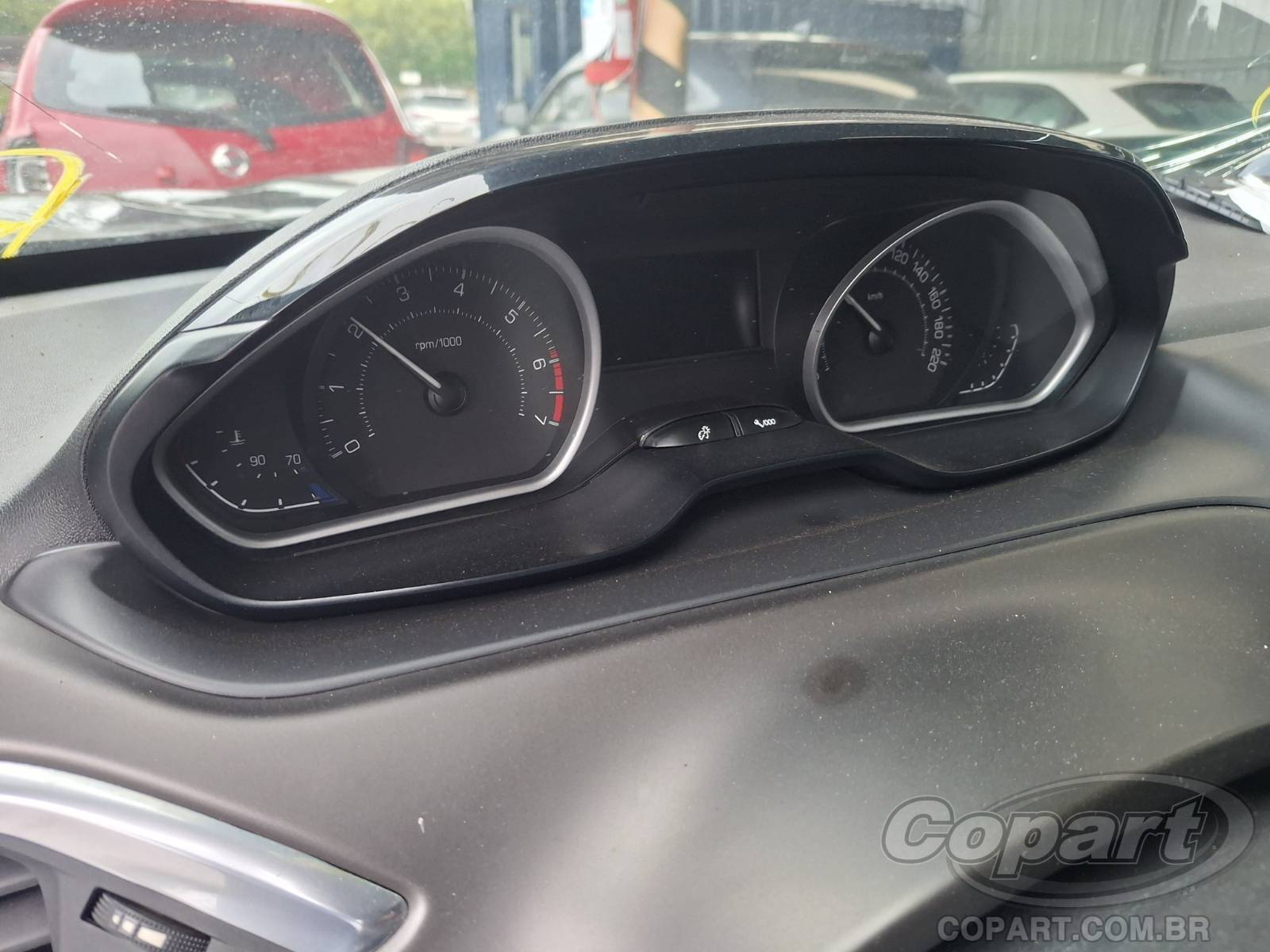 Foto 8 de 10: 2018 PEUGEOT 2008