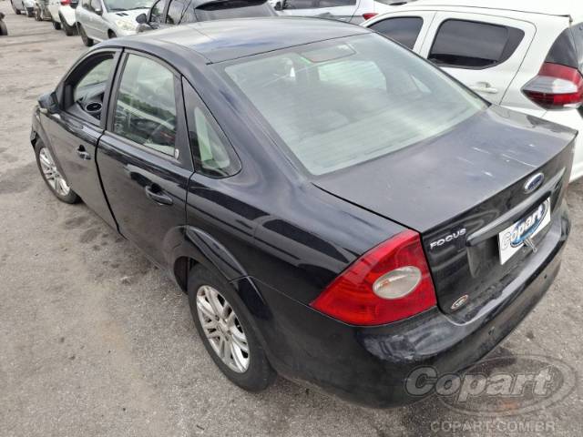 2009 FORD FOCUS SEDAN 
