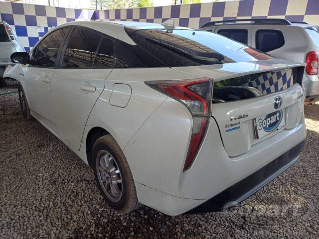 2016 TOYOTA PRIUS 