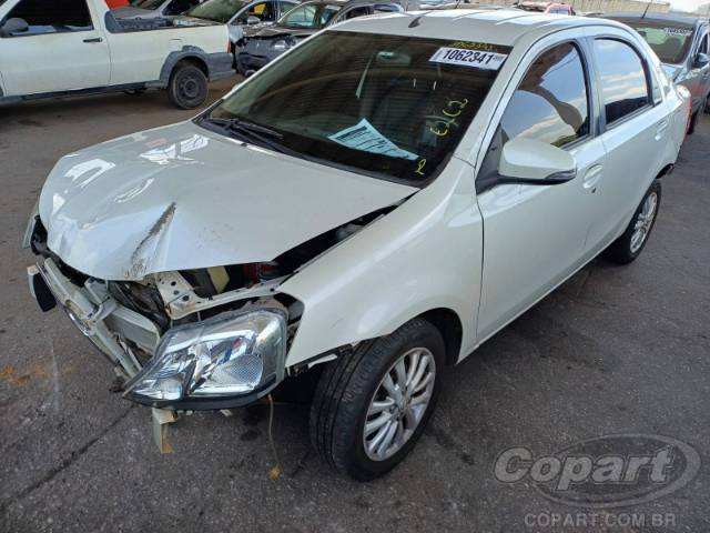 2015 TOYOTA ETIOS SEDA 