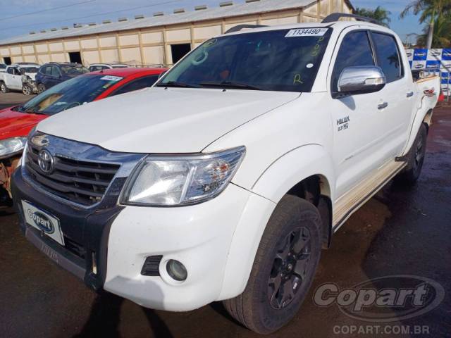 2015 TOYOTA HILUX CD 