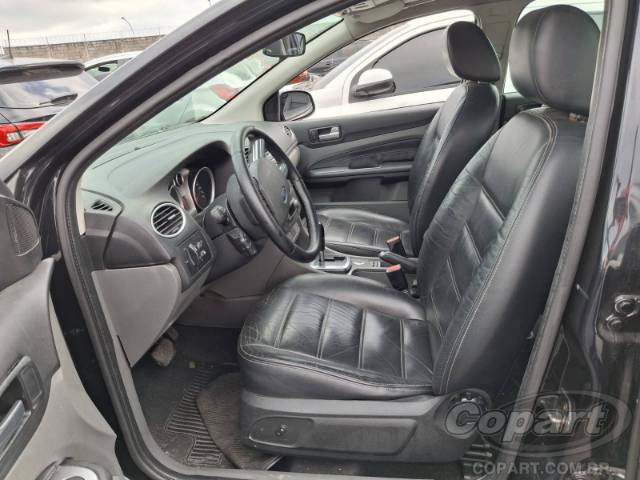 2009 FORD FOCUS SEDAN 