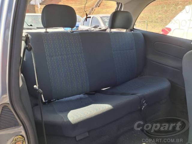 2001 CHEVROLET CORSA 