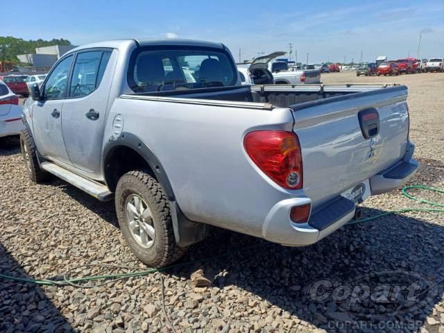 2013 MITSUBISHI L200 TRITON 