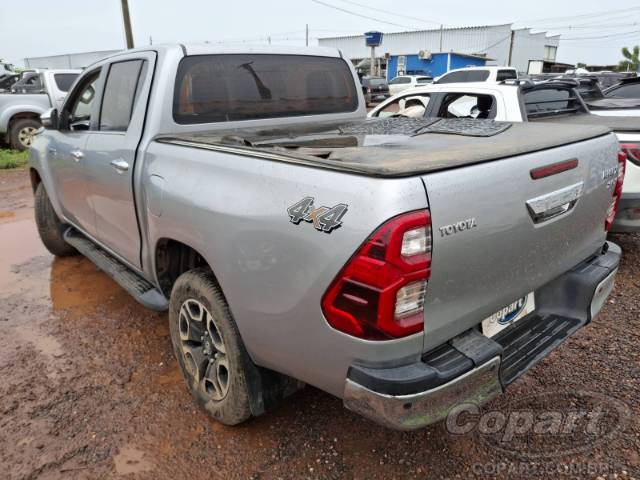 2021 TOYOTA HILUX CD 